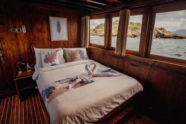 Master Cabin_Middle Deck_1